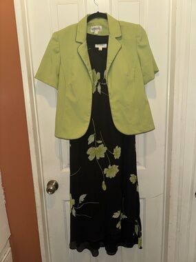 Studio I Lime Green Short-Sleeve Blazer with Black Floral Maxi Dress